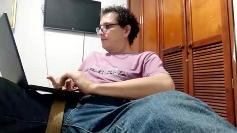 andresfloga online show from 11.14.25