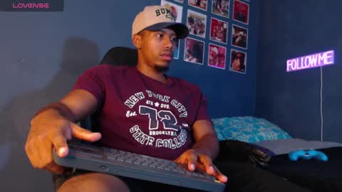 Snapshot of andrew_hoult chatting on 12.11.24 Andrew online show from 12.11.24