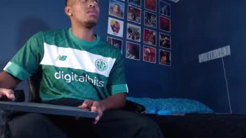 Snapshot of andrew_hoult chatting on 01.13.25 Andrew online show from 01.13.25