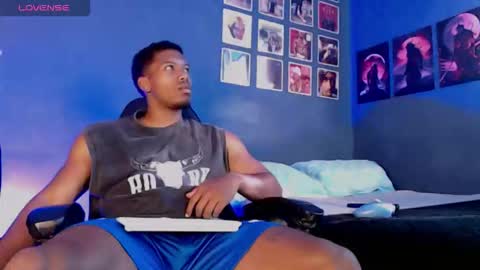 Snapshot of andrew_hoult chatting on 09.09.25 Andrew online show from 09.09.25