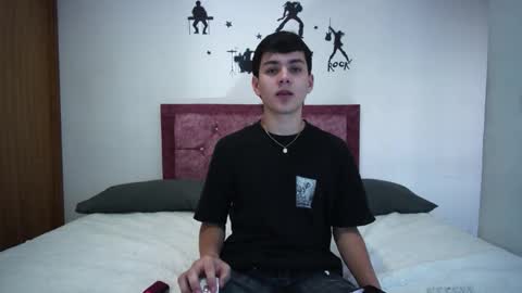 Snapshot of andrew_restrepo chatting on 10.18.25 andrew restrepo online show from 10.18.25