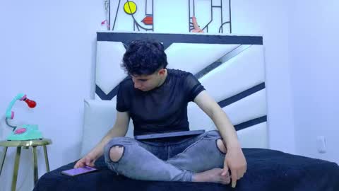 ANDREW online show from 01.05.26