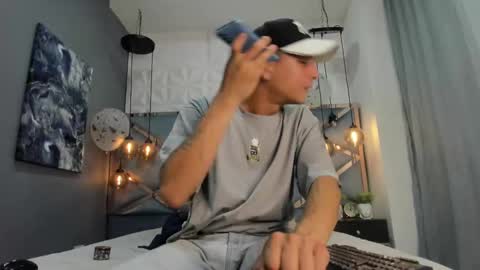 Snapshot of andrewcooper1 chatting on 01.09.25 andrew online show from 01.09.25