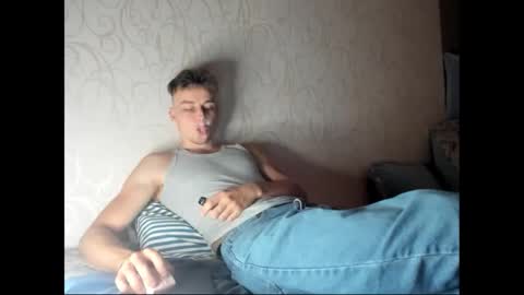 Snapshot of andrian_sweety chatting on 09.17.25 andrian_sweety online show from 09.17.25