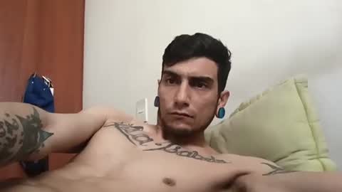 Snapshot of andsexbi69 chatting on 10.21.25 andsexbi69 online show from 10.21.25