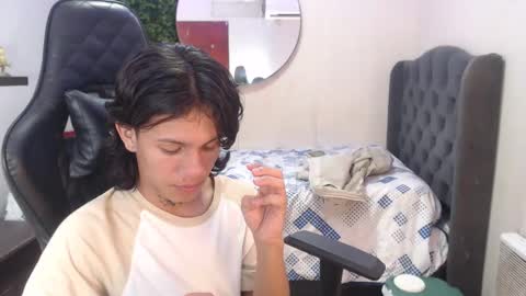 Snapshot of andy_dan1 chatting on 02.04.25 andy_dan1 online show from 02.04.25