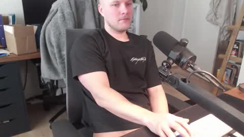 andycandy1994 online show from 02.04.26