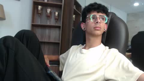 Snapshot of andyxibrat chatting on 04.18.26 andyxibrat online show from 04.18.26