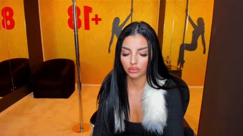 Snapshot of anemariejolie chatting on 01.18.25 Anne online show from 01.18.25