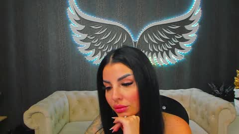 Snapshot of anemariejolie chatting on 01.25.25 Anne online show from 01.25.25