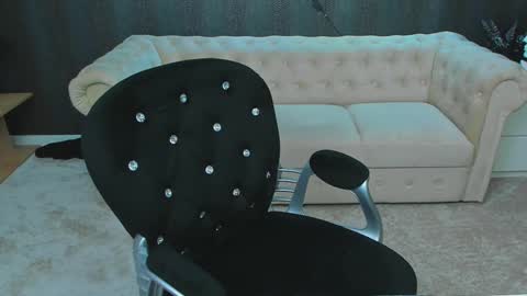 Snapshot of anemariejolie chatting on 02.10.25 Anne online show from 02.10.25