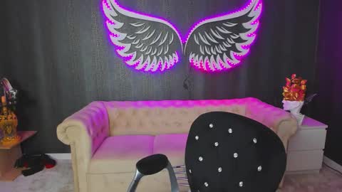 Snapshot of anemariejolie chatting on 09.12.25 Anne online show from 09.12.25