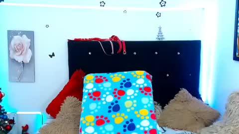 Snapshot of ange_drty chatting on 12.01.24 ange_drty online show from 12.01.24