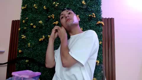 Snapshot of angel666smit chatting on 11.01.25 angel online show from 11.01.25