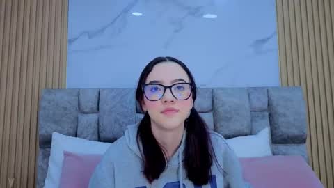 Snapshot of angel__kiss chatting on 01.10.26 angel__kiss online show from 01.10.26