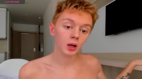 angel_andreww online show from 03.03.25