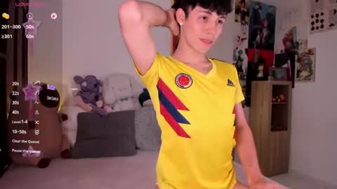 Snapshot of angel_bless19 chatting on 06.17.26 Angel help me with 100 thumbs up online show from 06.17.26