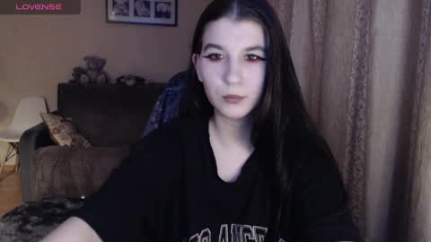 Snapshot of angel_gelya chatting on 04.29.26 Angel online show from 04.29.26