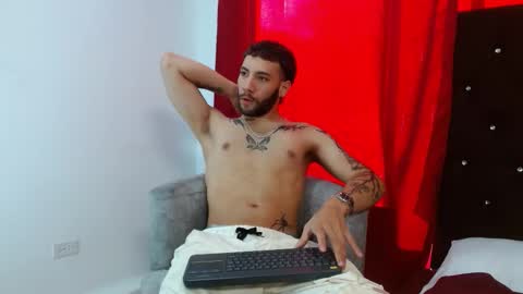 Snapshot of angel_kyrozz chatting on 10.17.25 angel_kyrozz online show from 10.17.25