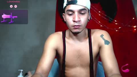 Snapshot of angel_latinboy chatting on 05.25.26 Angel online show from 05.25.26