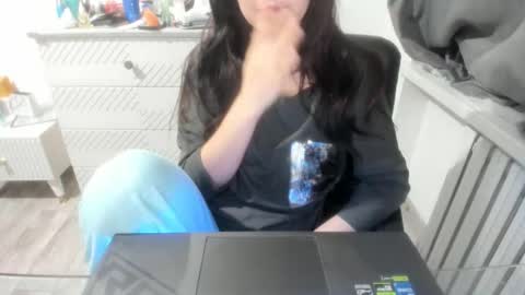 Snapshot of angel_lee__ chatting on 01.02.25 angel_lee__ online show from 01.02.25