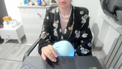 Snapshot of angel_lee__ chatting on 01.05.25 angel_lee__ online show from 01.05.25