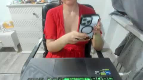 Snapshot of angel_lee__ chatting on 01.11.25 angel_lee__ online show from 01.11.25