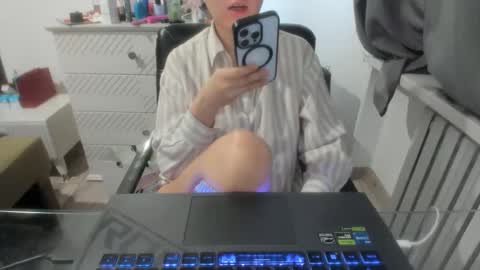 Snapshot of angel_lee__ chatting on 02.12.25 angel_lee__ online show from 02.12.25