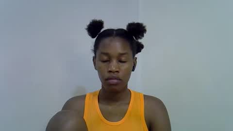 Snapshot of angel_mia5 chatting on 11.12.25 angel_mia5 online show from 11.12.25