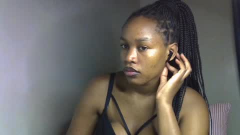 Snapshot of angel_mia5 chatting on 06.14.26 angel_mia5 online show from 06.14.26
