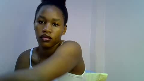 Snapshot of angel_mia5 chatting on 07.23.26 angel_mia5 online show from 07.23.26