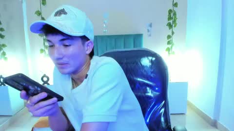 Snapshot of angel_of_sinn chatting on 04.11.26 angel_of_sinn online show from 04.11.26