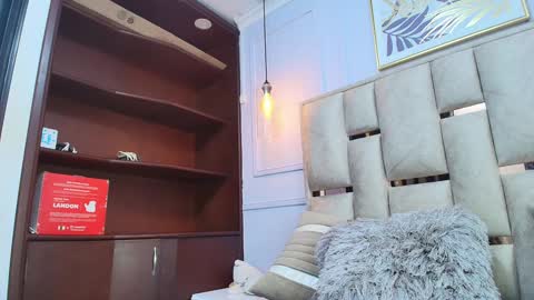 Nicolle  online show from 01.18.25