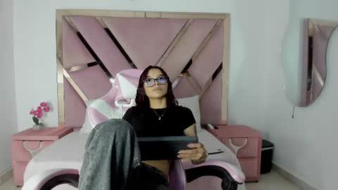 Snapshot of angel_petitex01 chatting on 07.15.26 Angell online show from 07.15.26