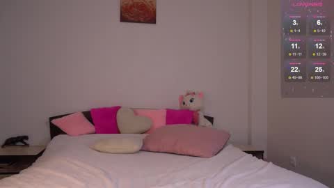 Snapshot of angel_quincy chatting on 12.18.25 angel_quincy online show from 12.18.25