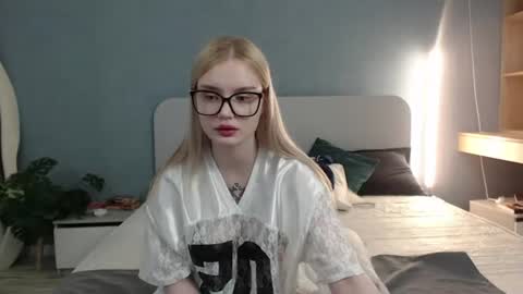 Snapshot of angel_share chatting on 06.21.26 Angela online show from 06.21.26