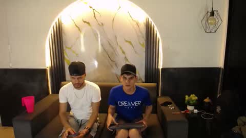 angel_villareal_ online show from 02.26.26