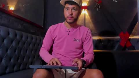 angel_villareal_ online show from 03.13.26