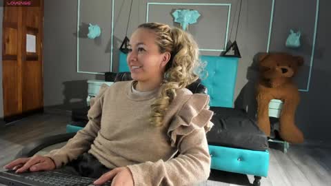 Angel online show from 04.10.26