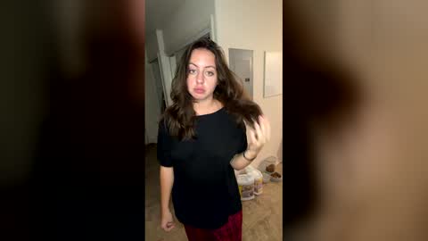 Snapshot of angela_cole chatting on 02.20.26 angela_cole online show from 02.20.26