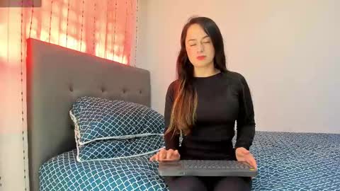 Snapshot of angela_nix chatting on 12.12.24 angela_nix online show from 12.12.24