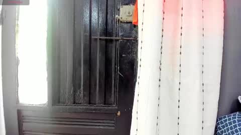 Snapshot of angela_nix chatting on 01.08.25 angela_nix online show from 01.08.25