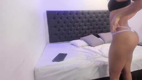 angela_rendon online show from 04.27.26