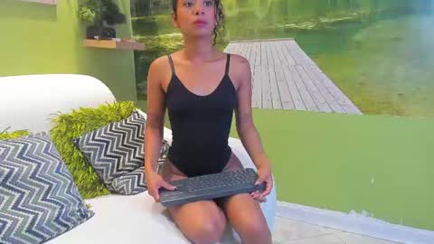 Snapshot of angela_rendon chatting on 06.13.26 angela_rendon online show from 06.13.26