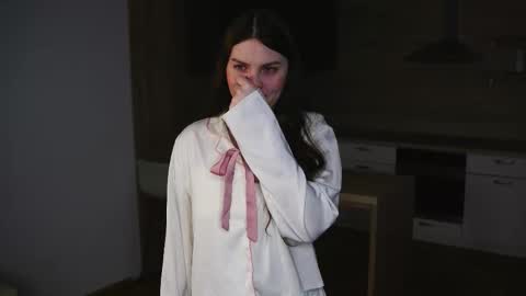 Snapshot of angelalantaff chatting on 11.26.25 Olivia online show from 11.26.25