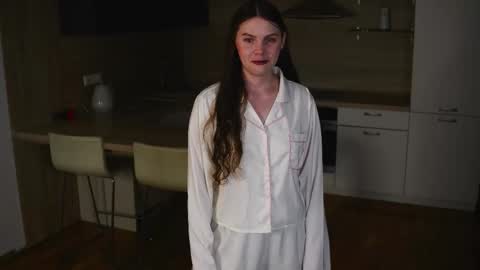 Snapshot of angelalantaff chatting on 12.01.25 Olivia online show from 12.01.25