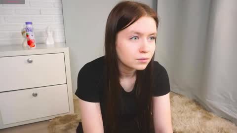 Snapshot of angelapratt chatting on 04.15.26 angelapratt online show from 04.15.26