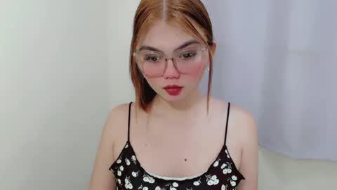 Snapshot of angelari_slut chatting on 10.19.25 angelari_slut online show from 10.19.25