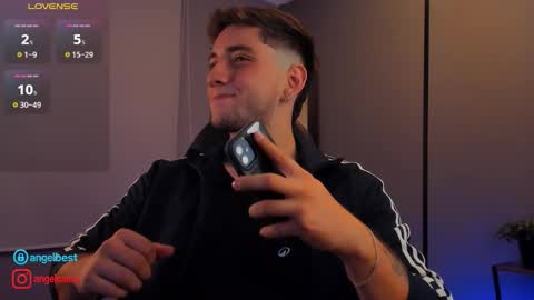 angelbell19 online show from 10.25.25