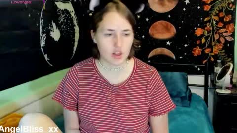 Snapshot of angelbliss_xx chatting on 11.20.25 Angel online show from 11.20.25